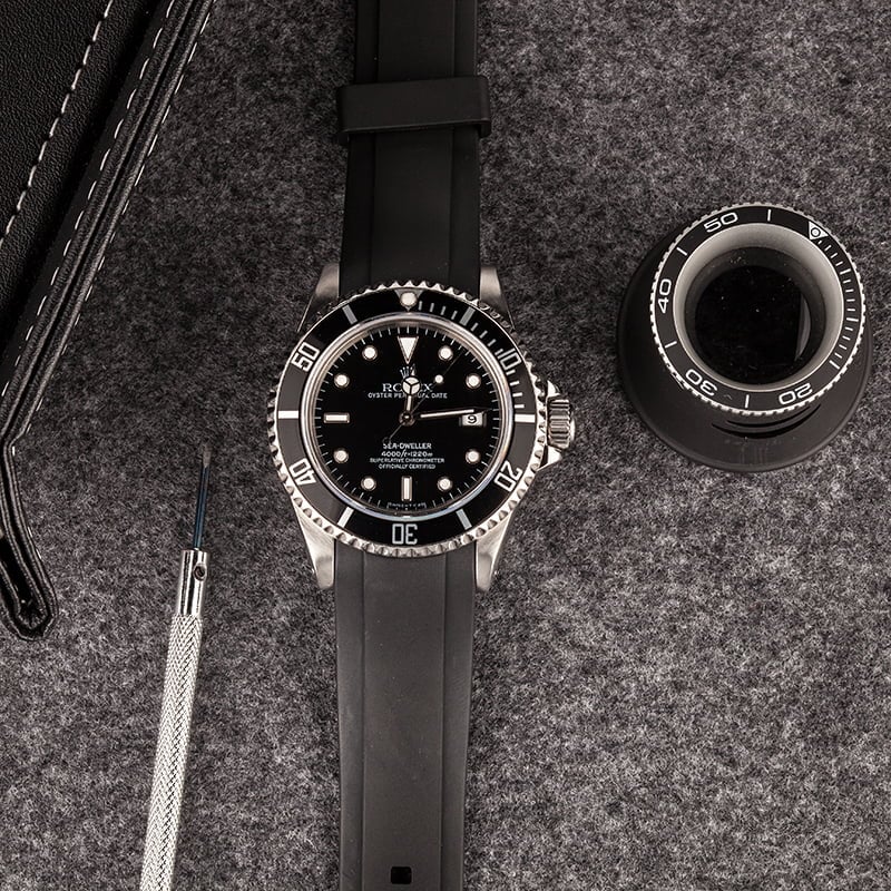 Pre-Owned Rolex Sea-Dweller 16600 Rubber Strap