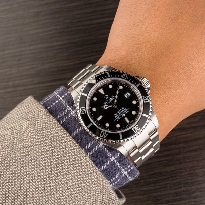 Pre-Owned Rolex Sea-Dweller 16600 Luminescent Markers