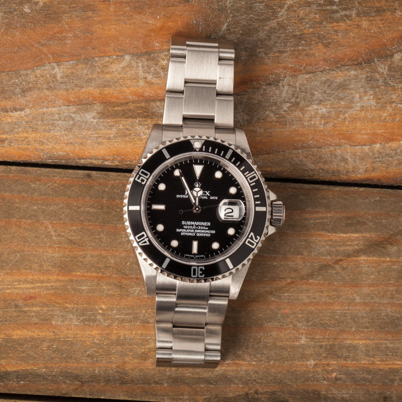 Rolex Submariner Black 16610T No Holes