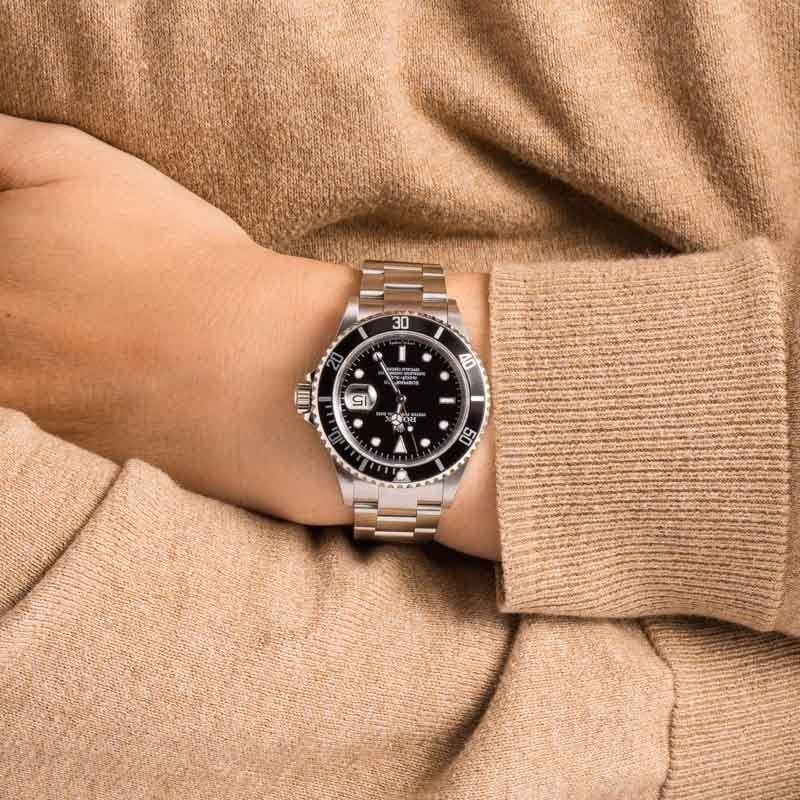 Pre-Owned Rolex Submariner 16610T Stainless Steel Oyster