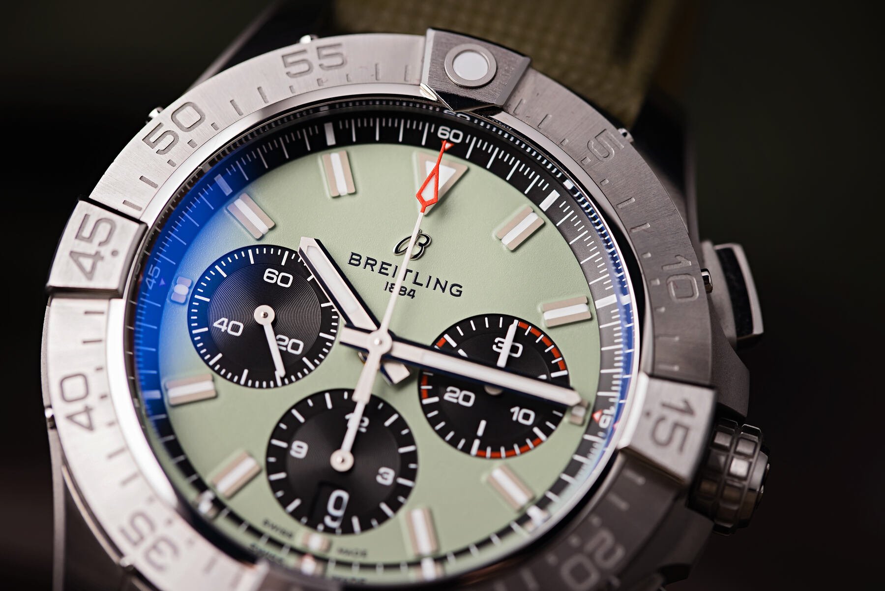 Breitling Avenger 