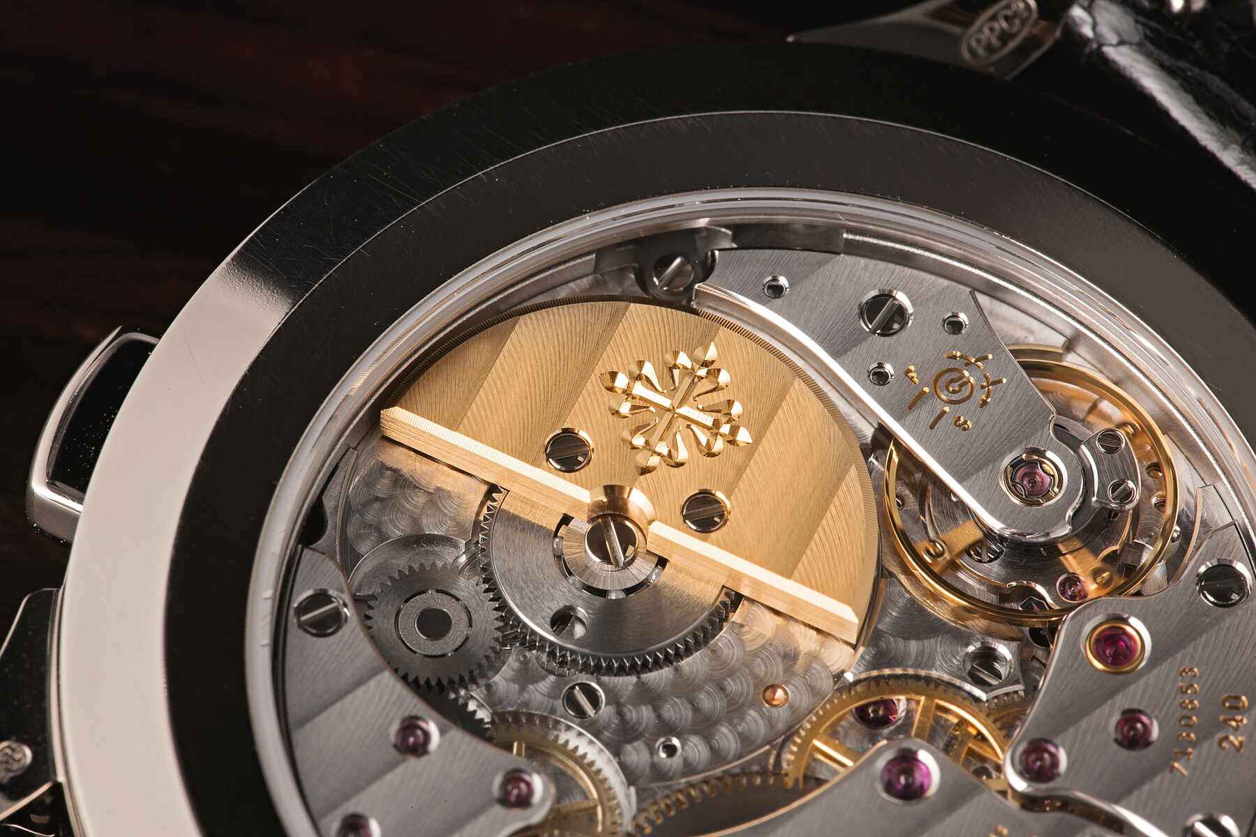 Patek philippe calatrava movement hotsell