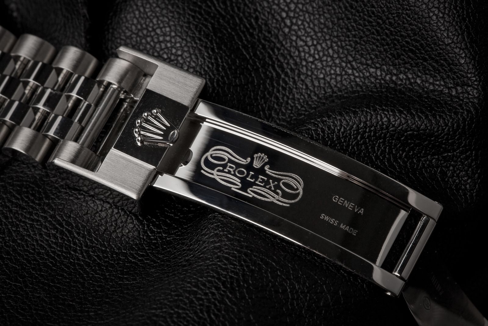 Types of Watch Clasps: A Guide to a Watch's Most Important Security System  - The Watch Company