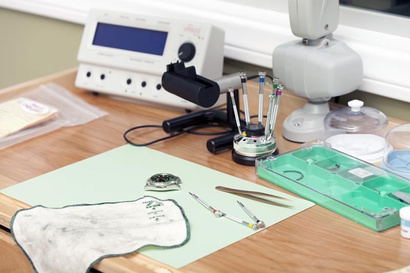 bobs watches service station