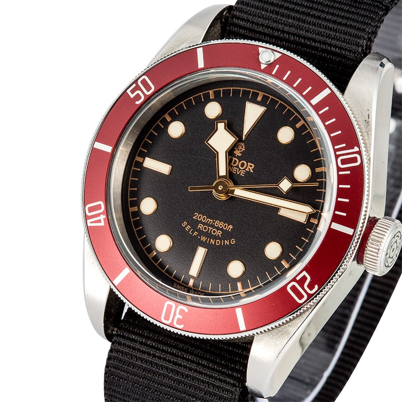 tudor heritage black bay red