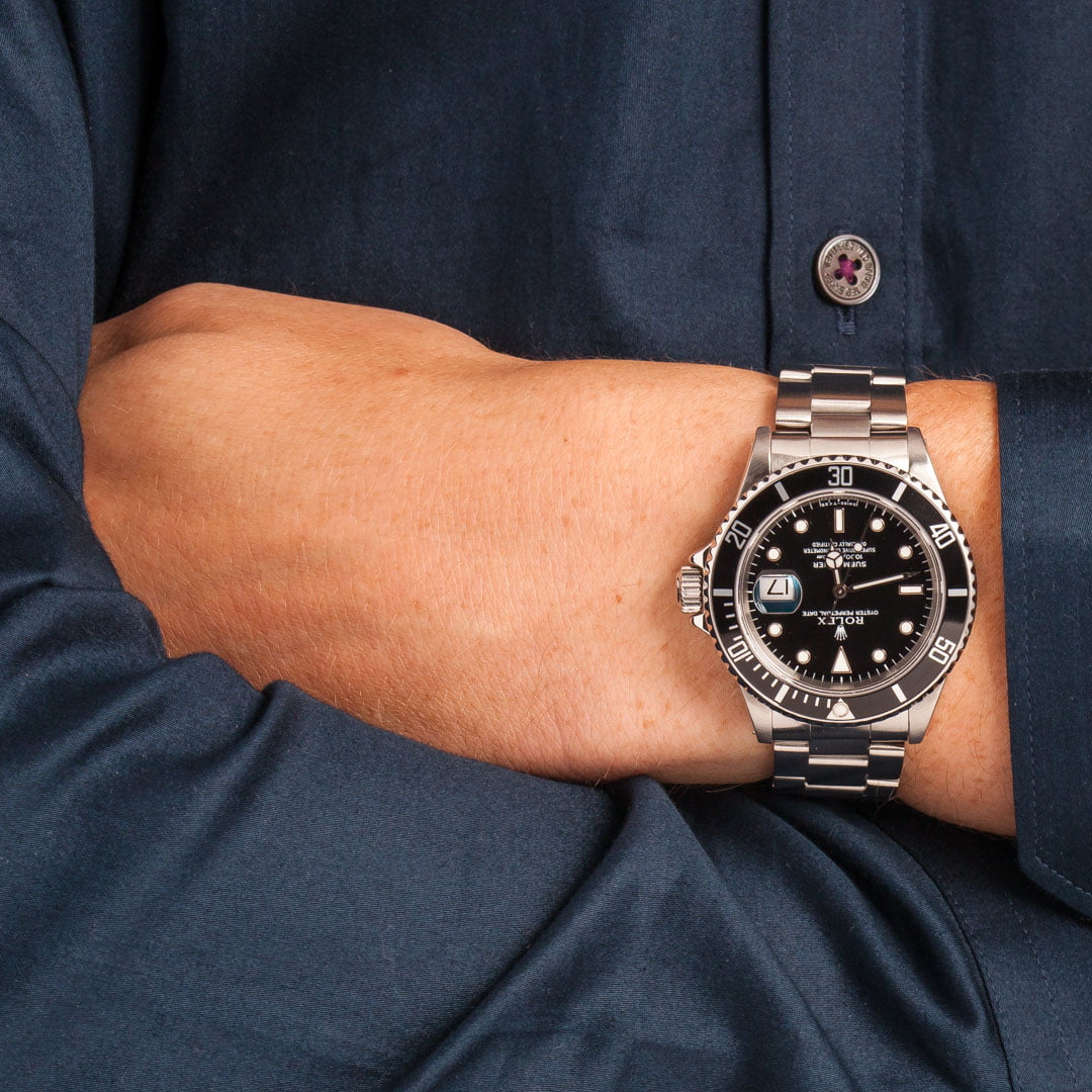 Buy Used Rolex Submariner 16610 | Bob's Watches - Sku: 151430