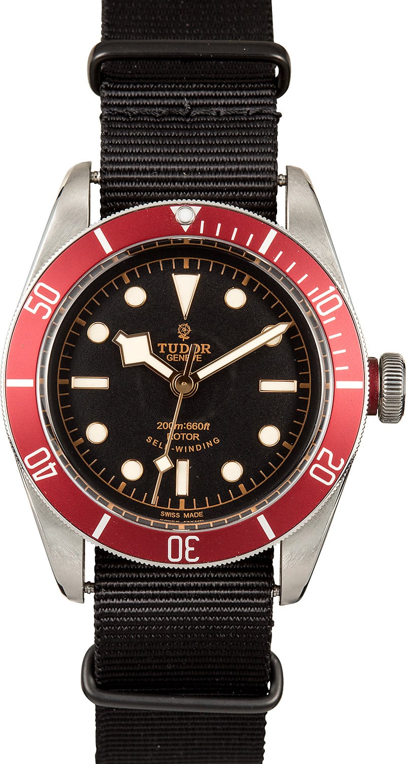 tudor heritage black bay red