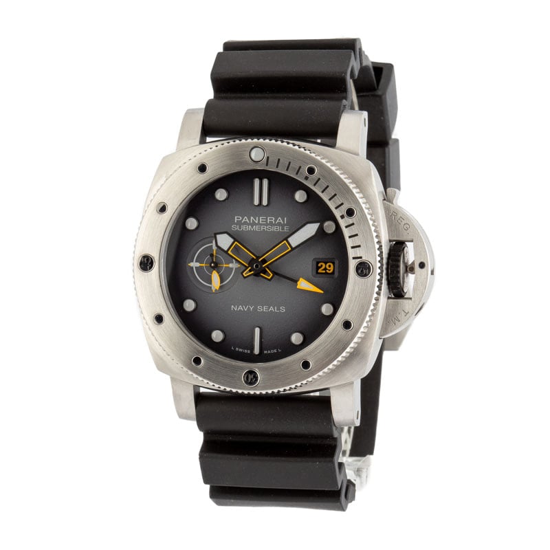 Buy Used Panerai Submersible PAM01323 Bob s Watches Sku 163178