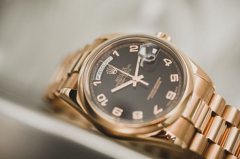 pink-gold-president-day-date