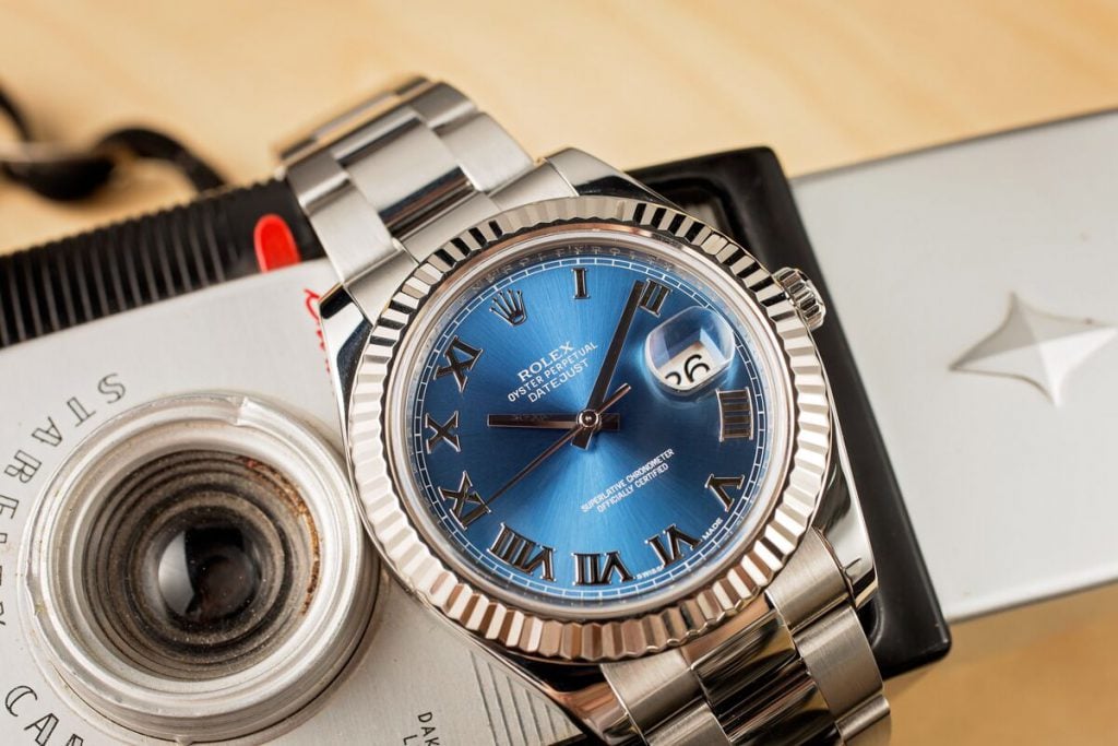 the-roman-numeral-mistake-why-rolex-opts-for-the-iiii-vs-4