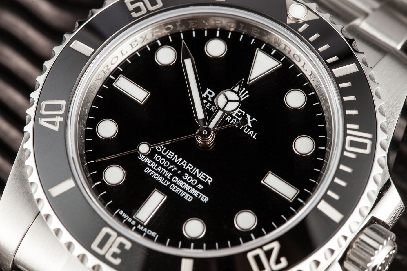 5 Reasons the Iconic Rolex Submariner is World Famous ...