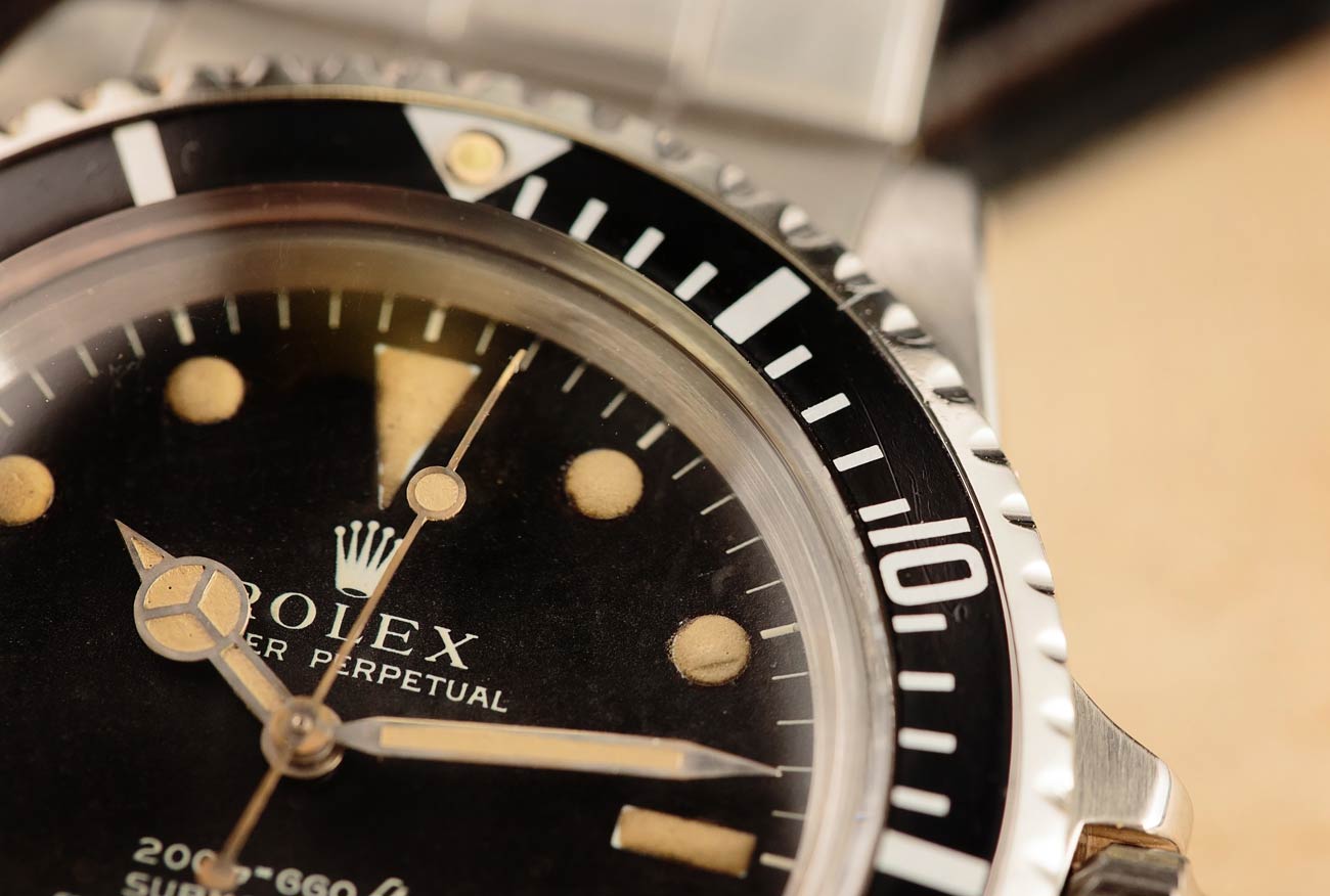 Why Do Some Watches Have a Rotating Outer Ring? – Simple Shine