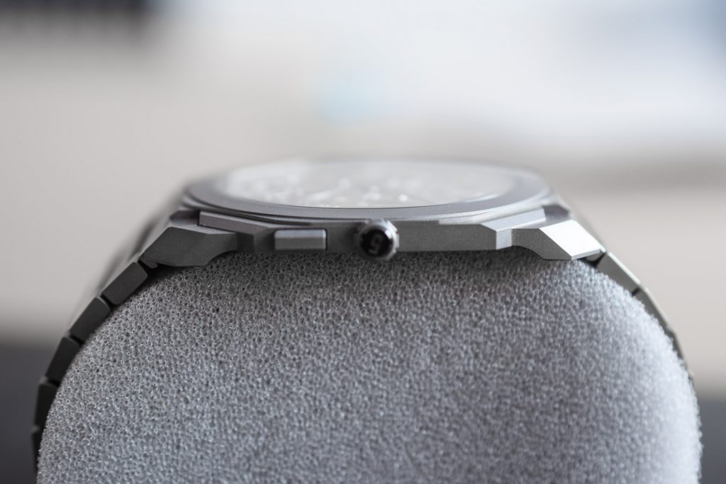 the entire watch weighs in at only 3.95mm