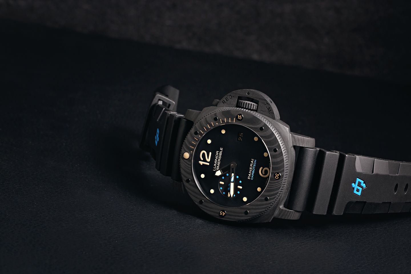 Dive Watches Rotating Timing Bezel How to Guide Panerai Submersible Luminor Carbotech 