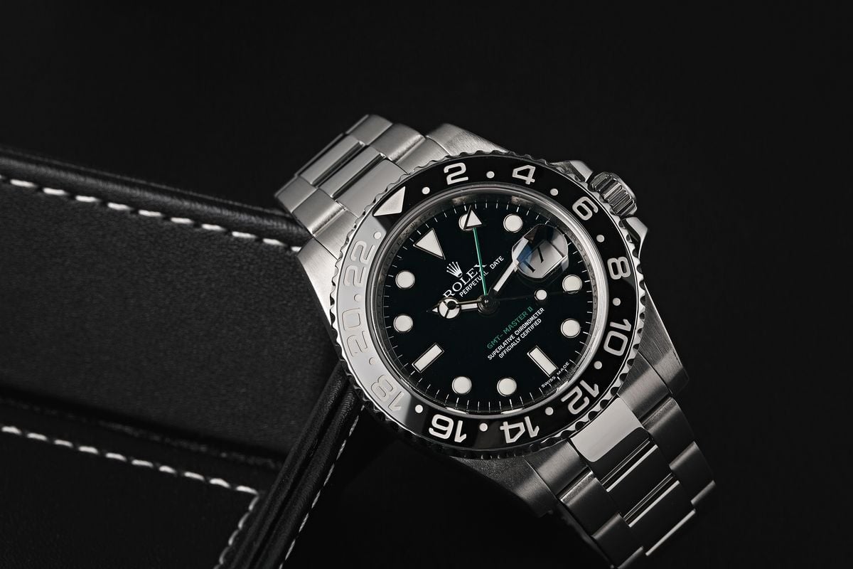 Rolex GMT-Master II Guide - How to Set 3 Time Zones