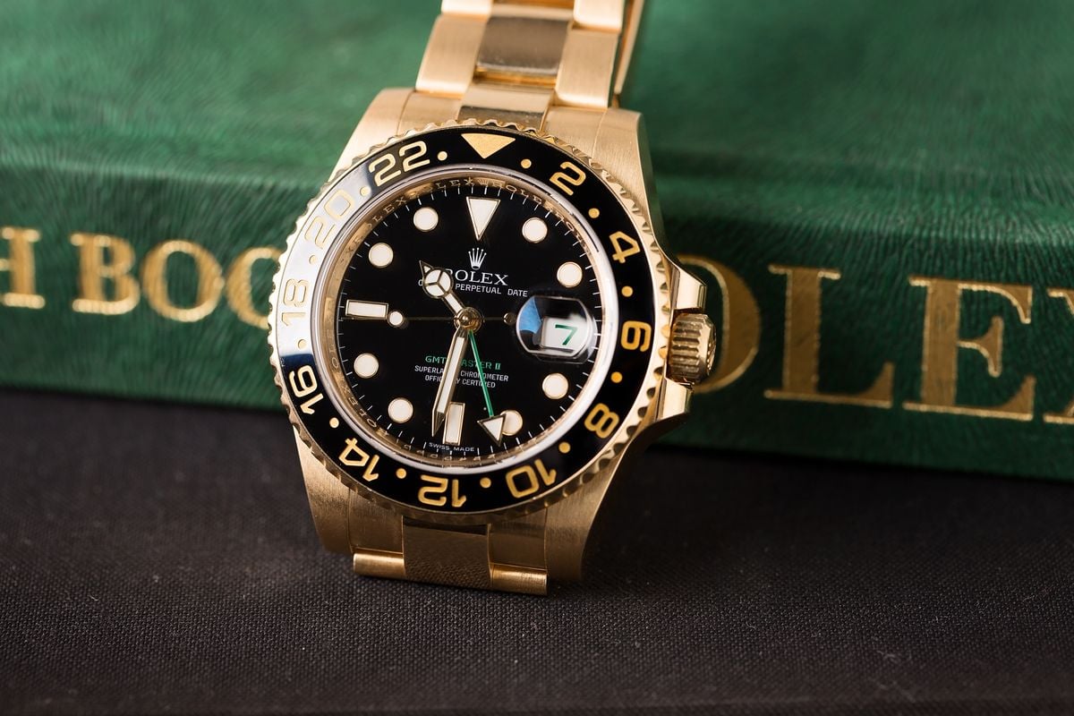 Rolex GMT-Master II Setup Guide for 3 Time Zones gold
