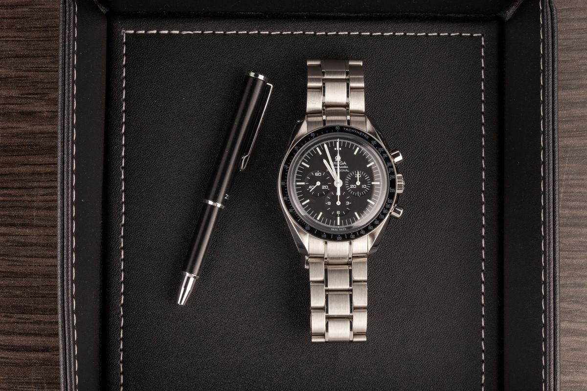 Top 14 Pilot Watches Ultimate Buying Guide Omega Speedmaster Professional Moonwatch