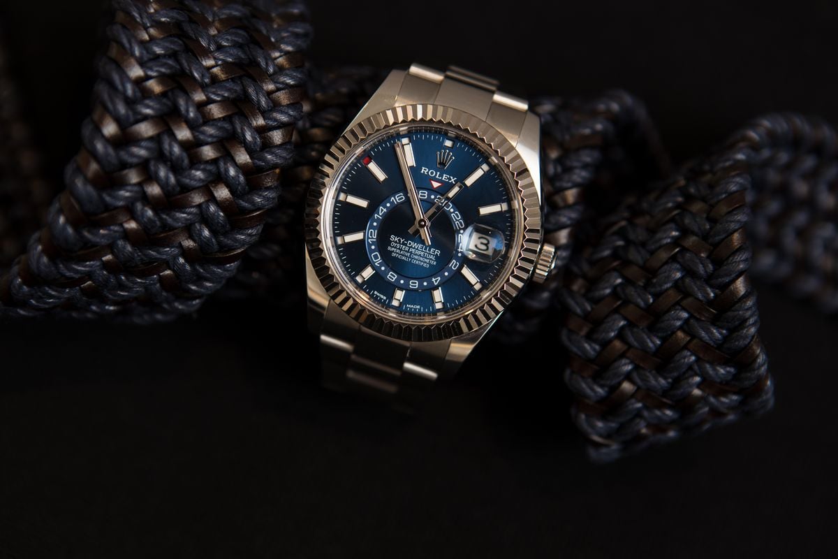 How to Buy Luxury Watch Gift Rolex Sky-Dweller