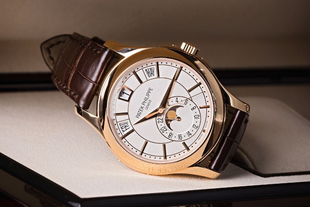 Patek Philippe vs Rolex: The Ultimate Comparison - BobsWatches.com